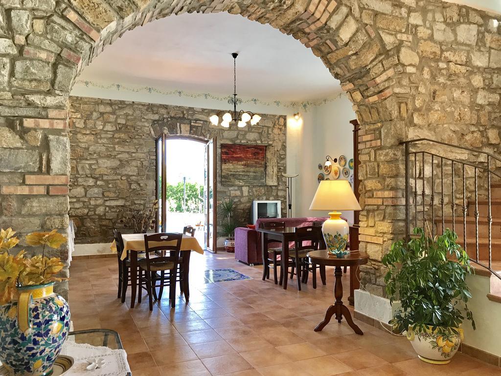 Casa Vacanze Il Cenito Кастелабате Екстериор снимка
