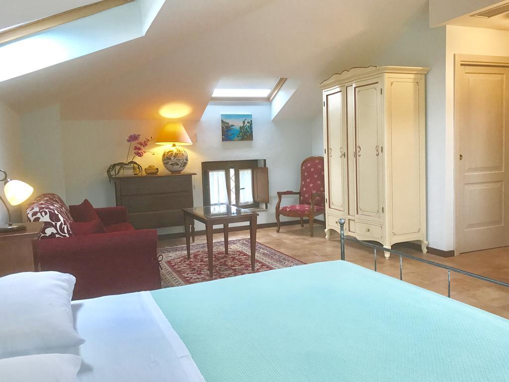 Casa Vacanze Il Cenito Кастелабате Екстериор снимка