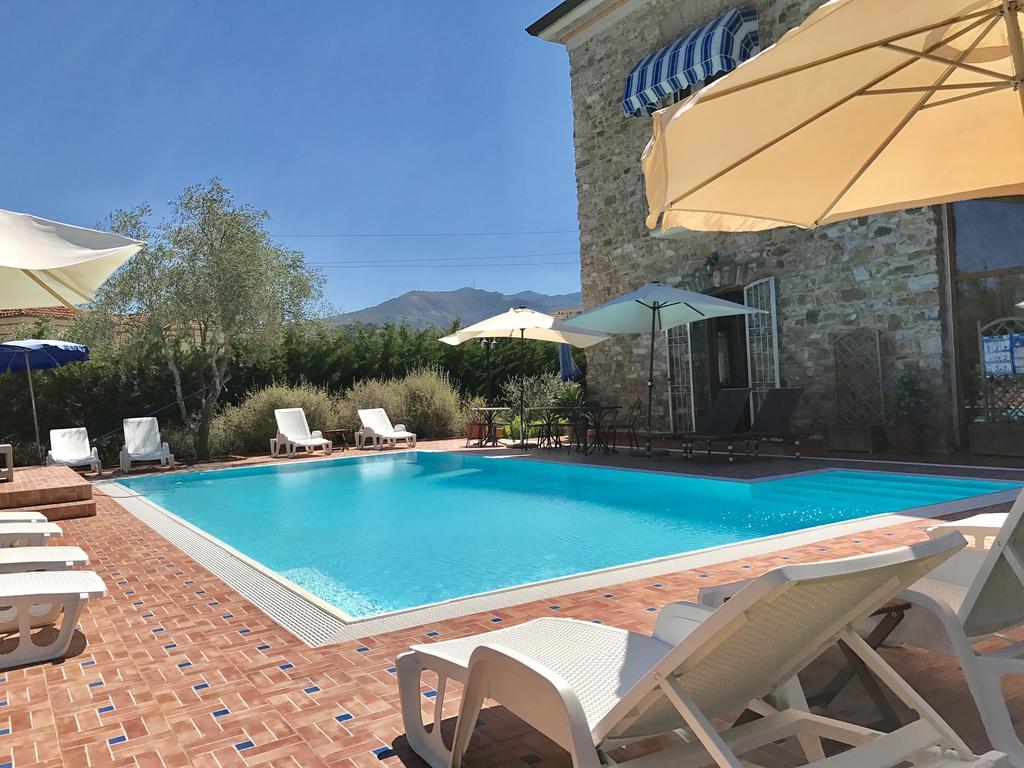 Casa Vacanze Il Cenito Кастелабате Екстериор снимка